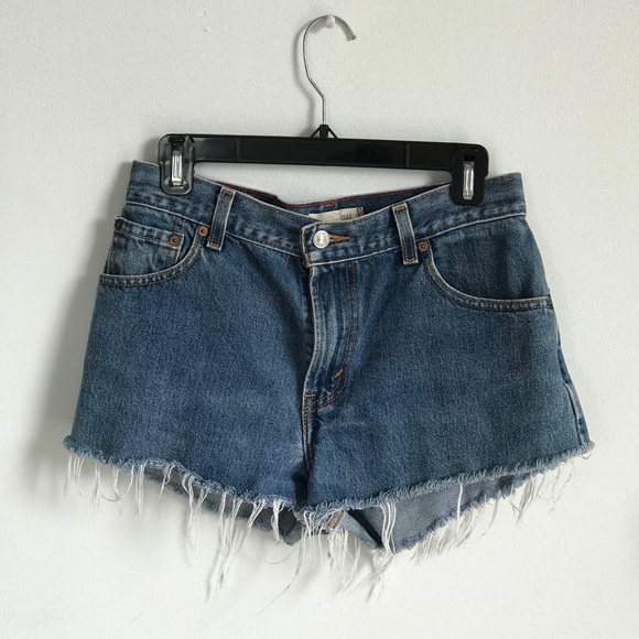 Levi’s High Waisted Shorts - Picture 2 of 2